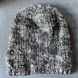 Aritzia Wilfred Free Beanie